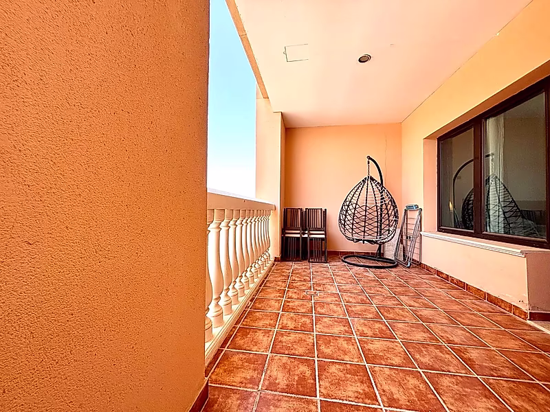 READY ONE BEDROOM WITH HUGE BALCONY GREAT INVESTMENT - Photo 6