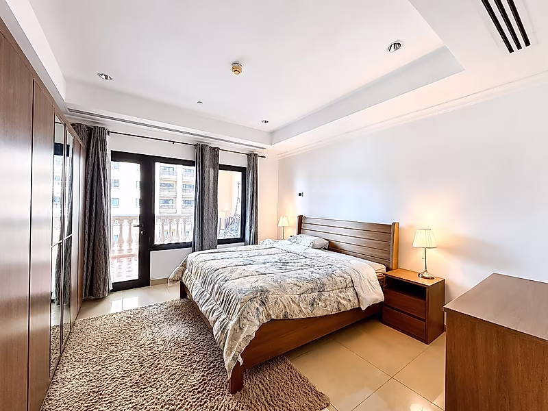 READY ONE BEDROOM WITH HUGE BALCONY GREAT INVESTMENT - Photo 1