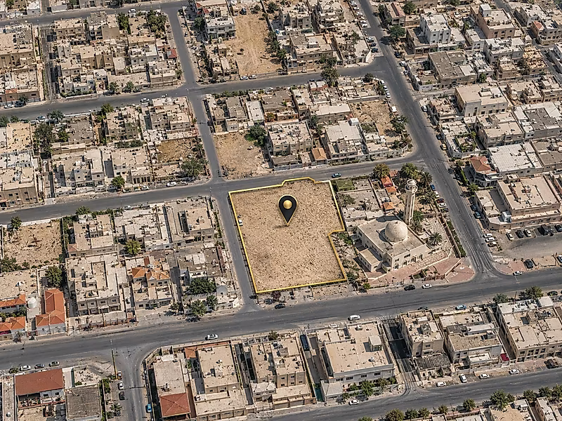 Prime Land with Existing Villa | Sold at Land Value | 1,337 SQM | East Fereej Al Murra - Photo 1