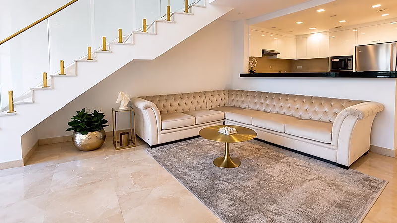 Luxury 1BR Loft | Double-Height Ceiling | Beach Access - Photo 4