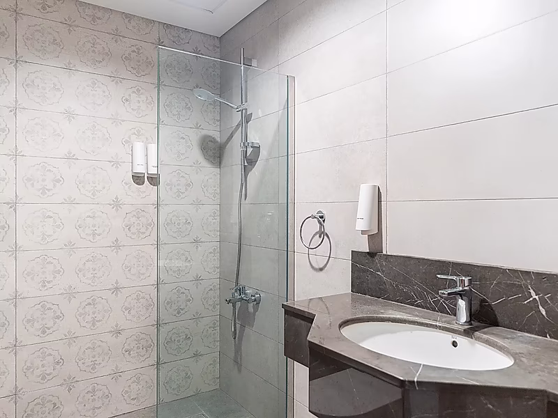 Stunning 2BR + maid FF Apartment| Nice Ameneties - Photo 11