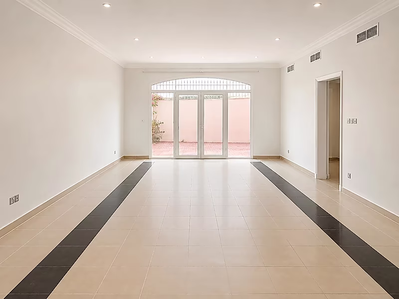 Prestigious 3BR + Maid+ Office SF  Villa with Modern Elegance - Photo 2