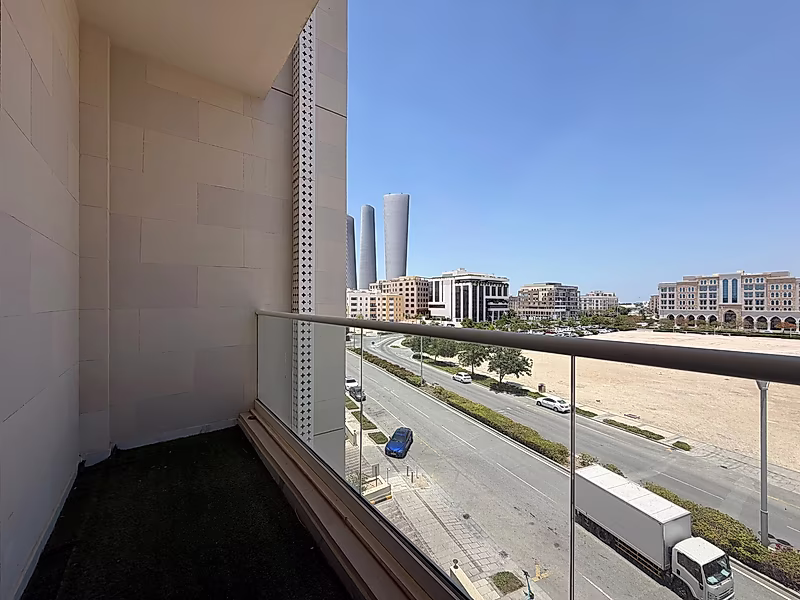 Beautiful 2-Bedroom Apartment in the Heart of Fox Hills, Lusail - Photo 2