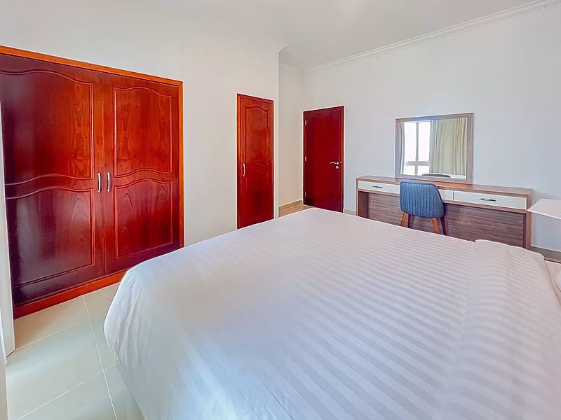 NEWLY FURNISHED SEA VIEW 1BR BILLS INCLUDED - Photo 3