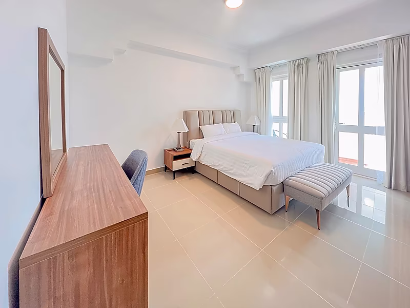 NEWLY FURNISHED SEA VIEW 1BR BILLS INCLUDED - Photo 4
