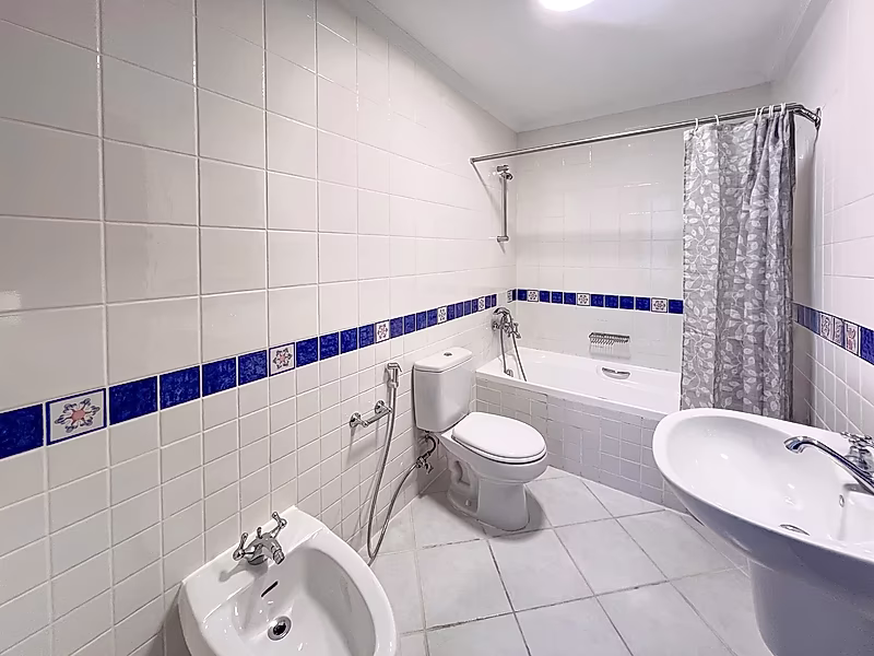 NEWLY FURNISHED SEA VIEW 1BR BILLS INCLUDED - Photo 5