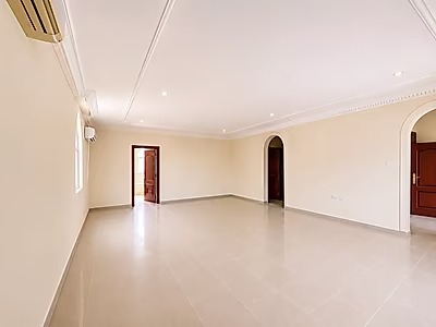 SPACIOUS 6BR VILLA WITH GARDEN AND PRIVATE POOL