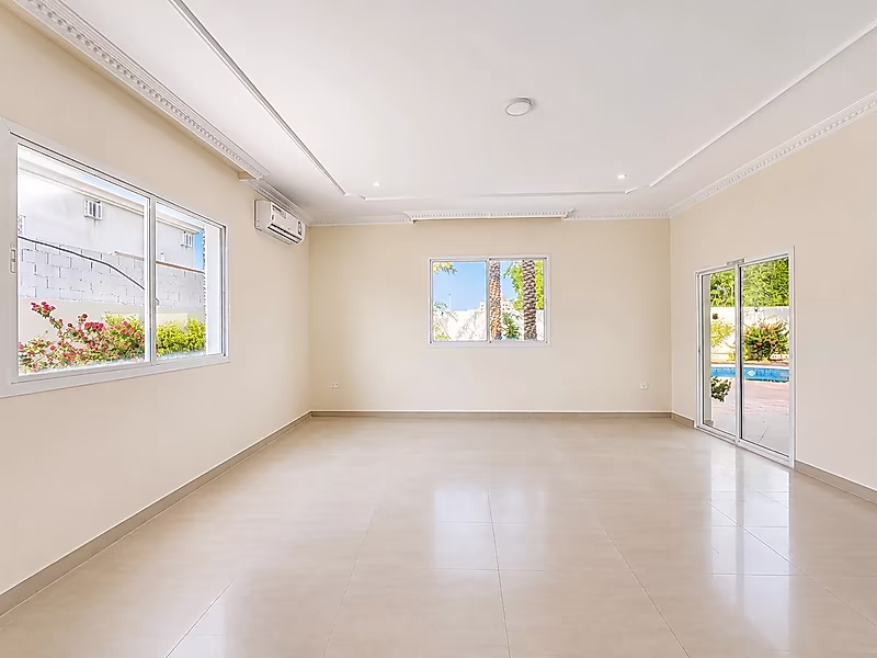 SPACIOUS 6BR VILLA WITH GARDEN AND PRIVATE POOL - Photo 12