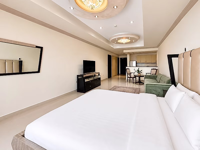 COMFORTABLE FF STUDIO | BILLS INC|MARINA VIEW - Photo 12