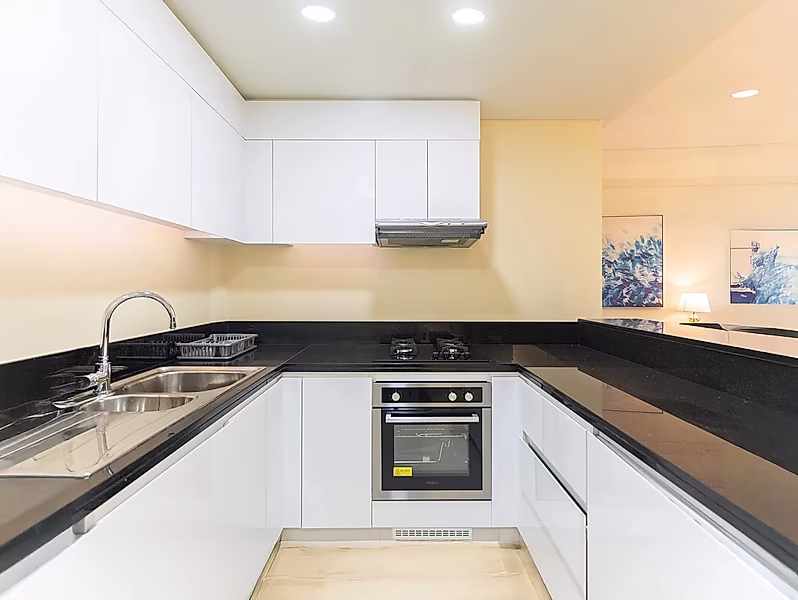 MODERN 2BR WATERFRONT APARTMENT FOR RENT - Photo 5
