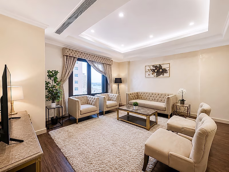 1BR PLUS OFFICE FURNISHED WITH BALCONY PORTO ARABIA - Photo 3