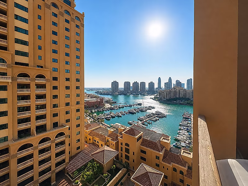 1BR PLUS OFFICE FURNISHED WITH BALCONY PORTO ARABIA - Photo 4