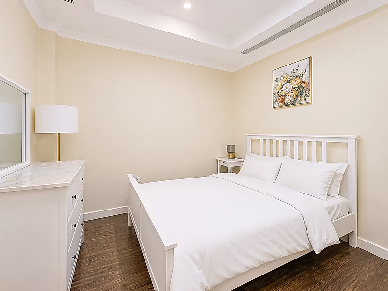1BR PLUS OFFICE FURNISHED WITH BALCONY PORTO ARABIA - Photo 5