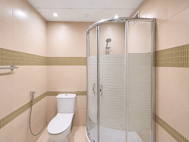 1BR PLUS OFFICE FURNISHED WITH BALCONY PORTO ARABIA - Photo 8