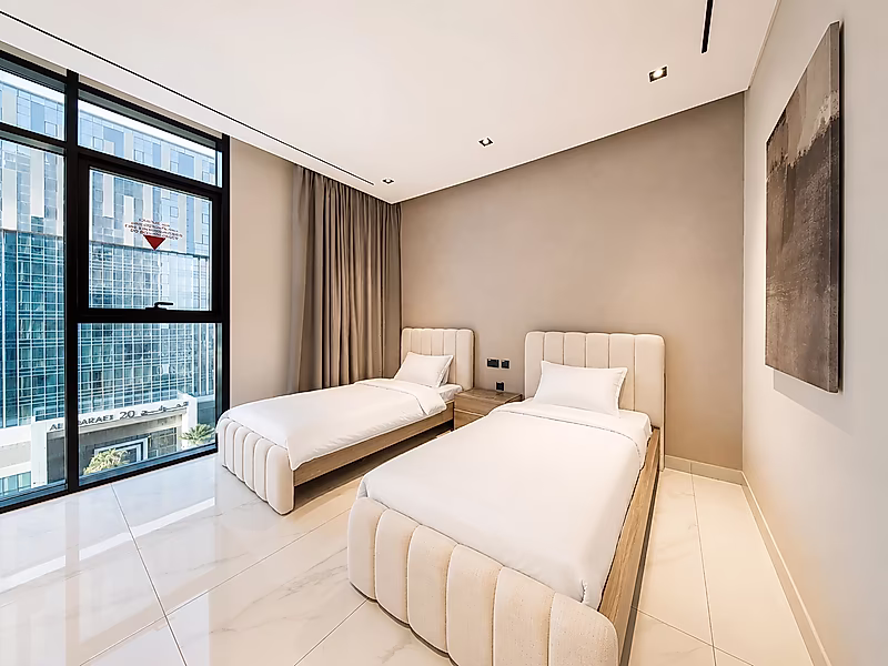 Ready to Move In | Spacious 2BR + Guest/3rd Bedroom Option | Fully Furnished | Bills Included - Photo 6