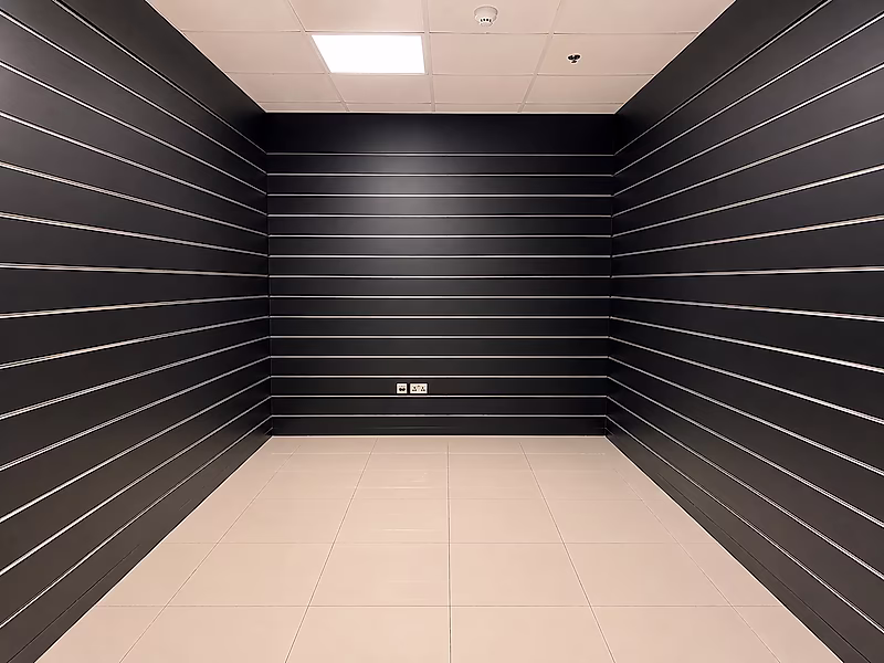 مكتب مجهز بالكامل بإطلالات طبيعية | 115 مترًا مربعًا | الكورنيش - Photo 6