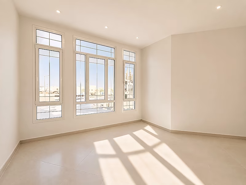 Luxury Corner Villa | Prime Location in Al Hilal - Photo 2
