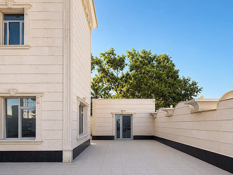 Luxury Corner Villa | Prime Location in Al Hilal - Photo 4