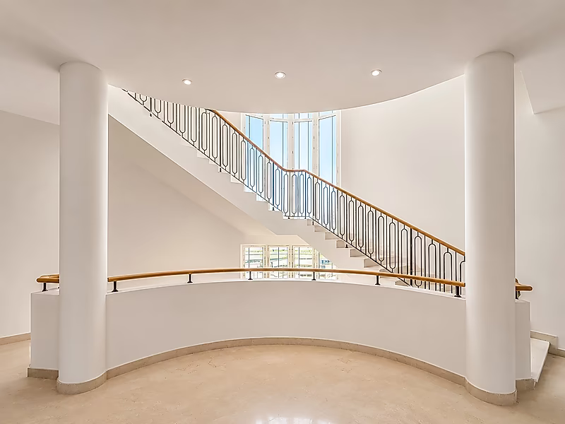 Luxury Corner Villa | Prime Location in Al Hilal - Photo 6