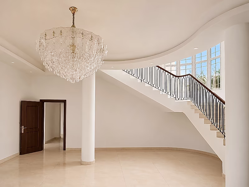 Luxury Corner Villa | Prime Location in Al Hilal - Photo 8