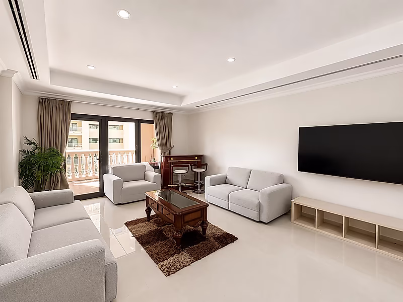 LARGE BALCONY | 1BR | FURNISHED | PEARL - Photo 2