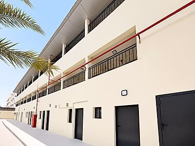 SALE! Newly renovated warehouse+21 Staff rooms