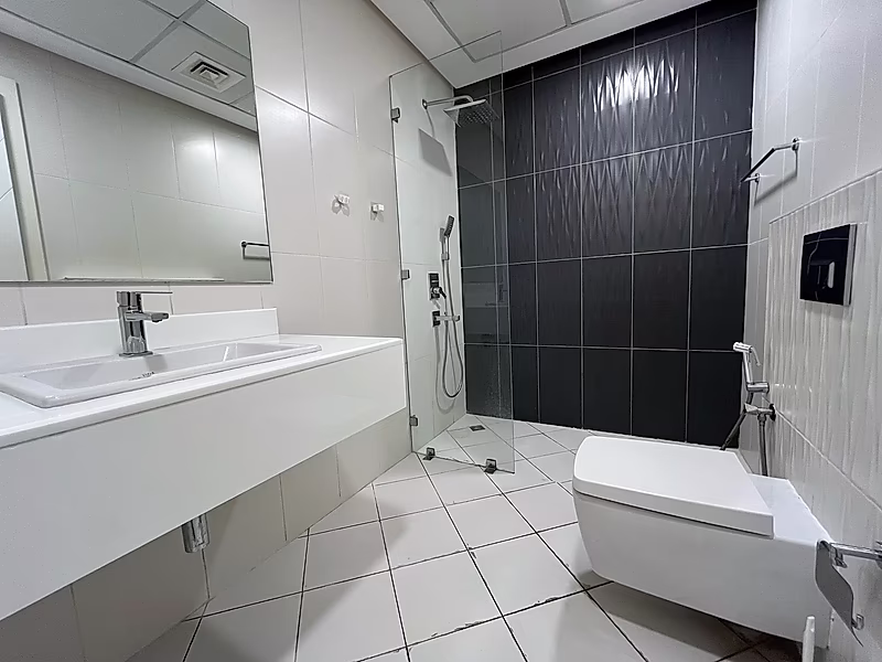 Spacious and Elegant 2 Bedrooms + Maid in Al-Fateh District - Photo 4