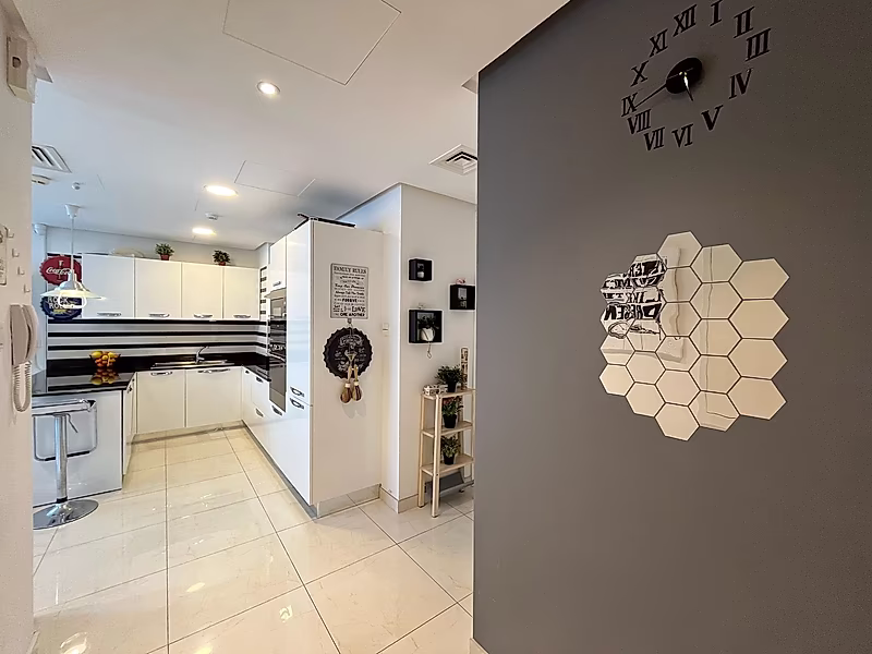 Spacious and Elegant 2 Bedrooms + Maid in Al-Fateh District - Photo 11