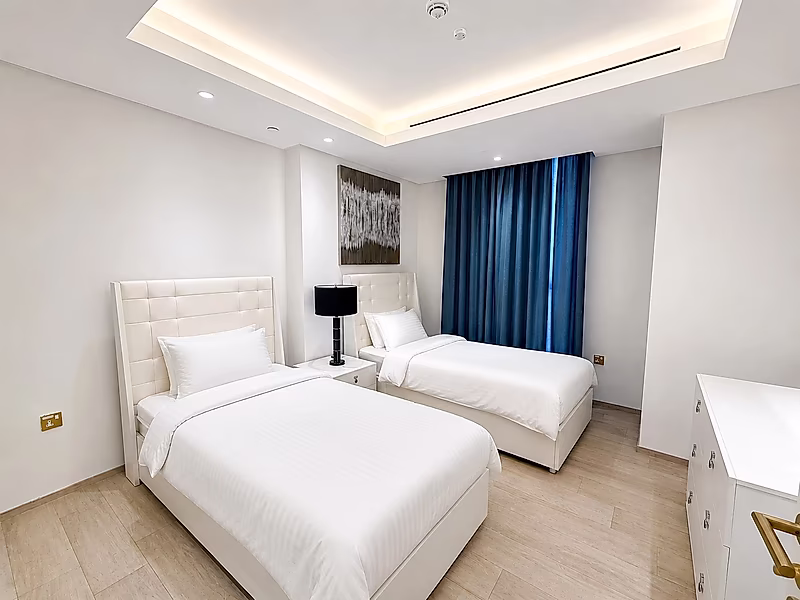 SPACIOUS 2BRS WITH HUGE BALCONY BILLS INCLUDED - Photo 3