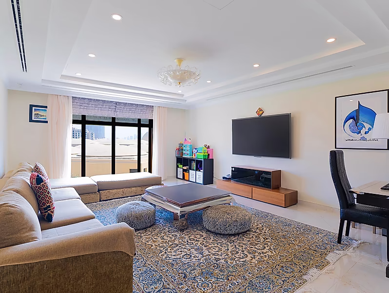 CHARMING 4-BEDROOM DUPLEX TOWNHOUSE IN PORTO ARABIA - Photo 1