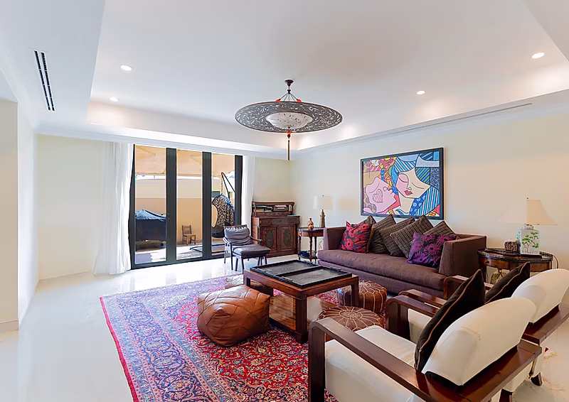CHARMING 4-BEDROOM DUPLEX TOWNHOUSE IN PORTO ARABIA - Photo 3