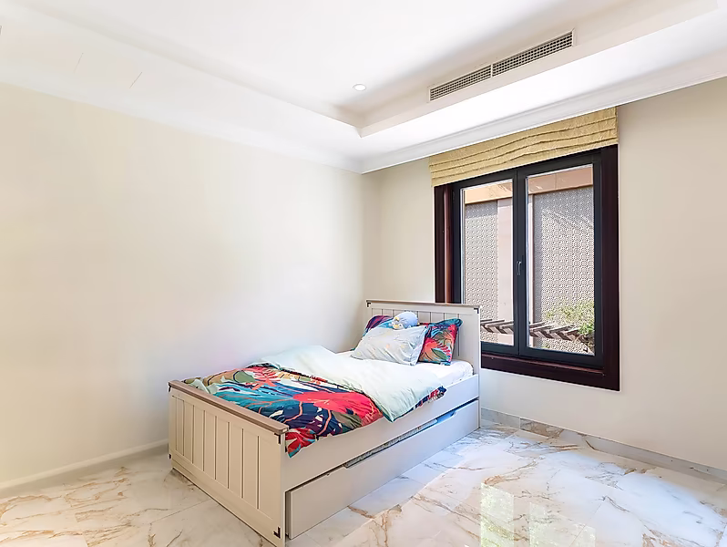 CHARMING 4-BEDROOM DUPLEX TOWNHOUSE IN PORTO ARABIA - Photo 8