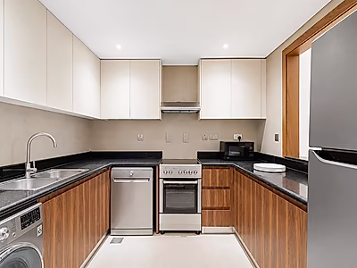 BILLS INCLUDED | MODERN 1 BEDROOM WITH BALCONY
