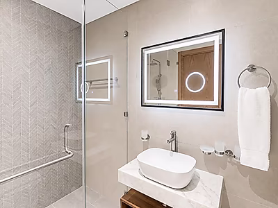 BILLS INCLUDED | MODERN 1 BEDROOM WITH BALCONY