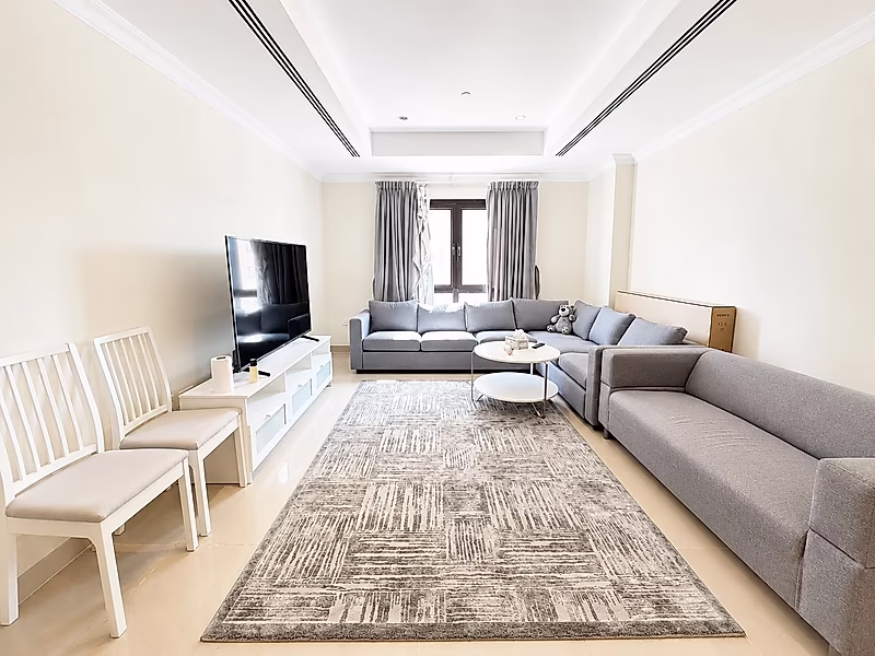STYLISH AND CLEAN 1-BEDROOM IN THE PEARL - Photo 1