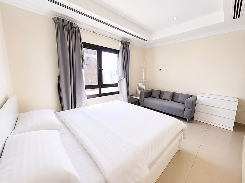 STYLISH AND CLEAN 1-BEDROOM IN THE PEARL - Photo 7