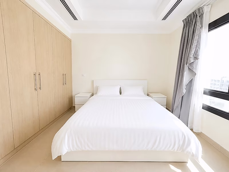 STYLISH AND CLEAN 1-BEDROOM IN THE PEARL - Photo 8