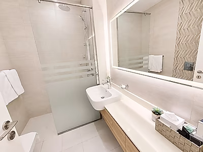 MOVE IN READY STUDIO IN A PRIME CITY LOCATION