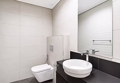 SPACIOUS 1 BEDROOM IN PRIME WEST BAY AREA