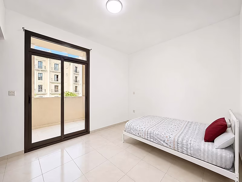 SEMI FURNISHED 1BR WITH BILLS INCLUDED FOX HILLS - Photo 2