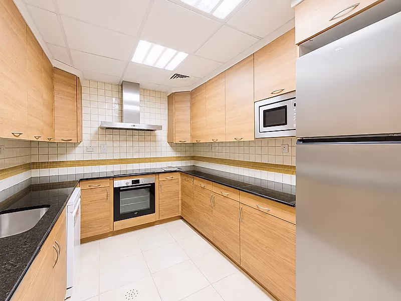 BRIGHT 2BR WITH BALCONY IN PORTO ARABIA LIVING - Photo 9