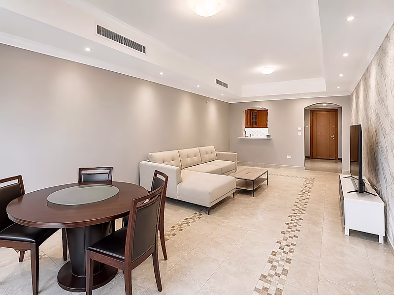 SPACIOUS 2 BEDROOMS BALCONY PORTO ARABIA - Photo 3
