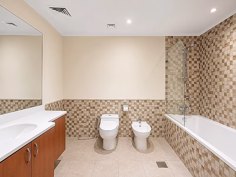 SPACIOUS 2 BEDROOMS BALCONY PORTO ARABIA - Photo 6