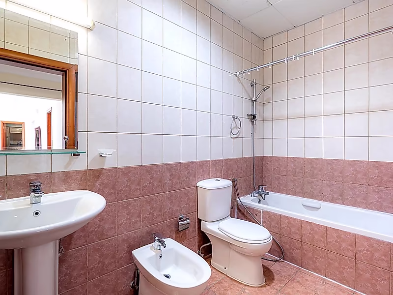 Spacious 3-Bedroom Unfurnished Apartment | High Floor | West Bay - Photo 6