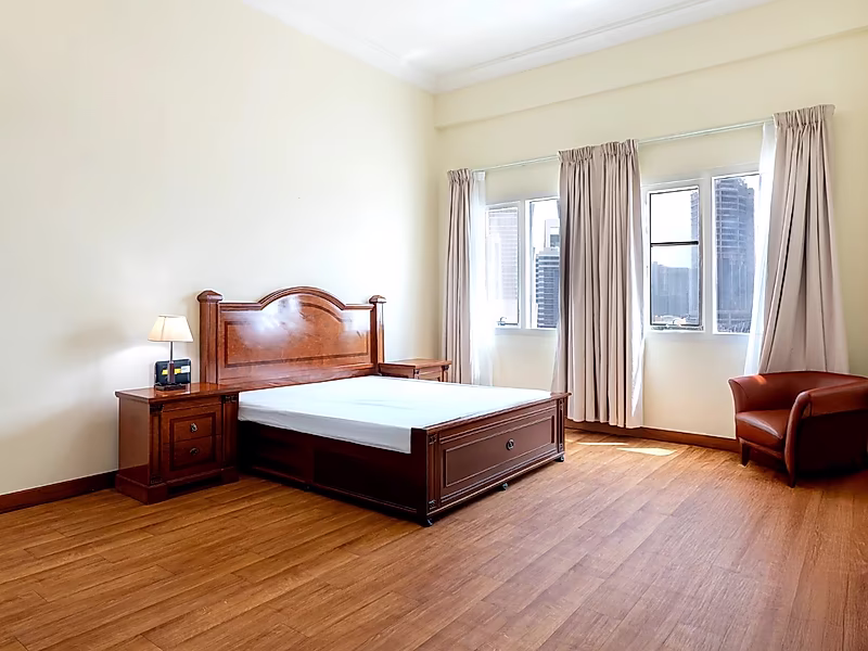 Spacious 2-Bedroom Fully Furnished Apartment in West Bay - Photo 1