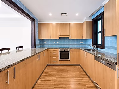 LIVE BY THE MARINA VIEW 2 BEDROOM TOWNHOUSE