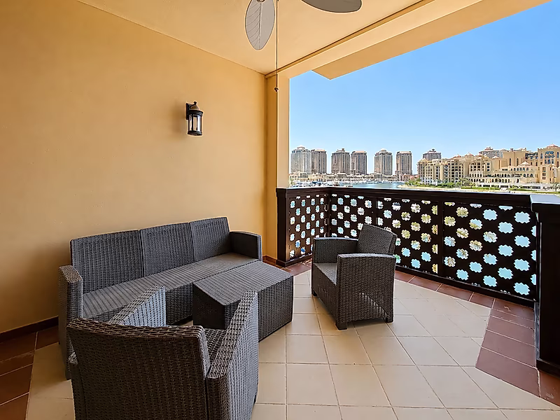 LIVE BY THE MARINA VIEW 2 BEDROOM TOWNHOUSE - Photo 9
