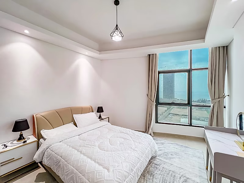 PRIME MARINA ASSET! FURNISHED 2 BEDROOM - Photo 3