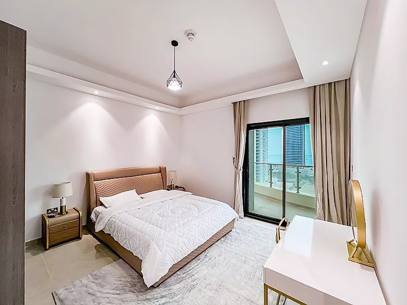 PRIME MARINA ASSET! FURNISHED 2 BEDROOM - Photo 5