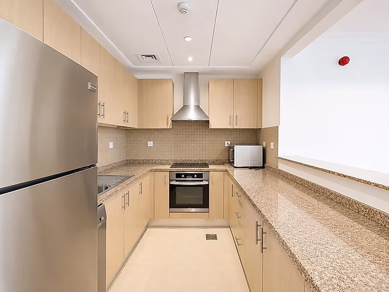 STUNNING STUDIO APARTMENT WITH MARINA VIEW - Photo 3